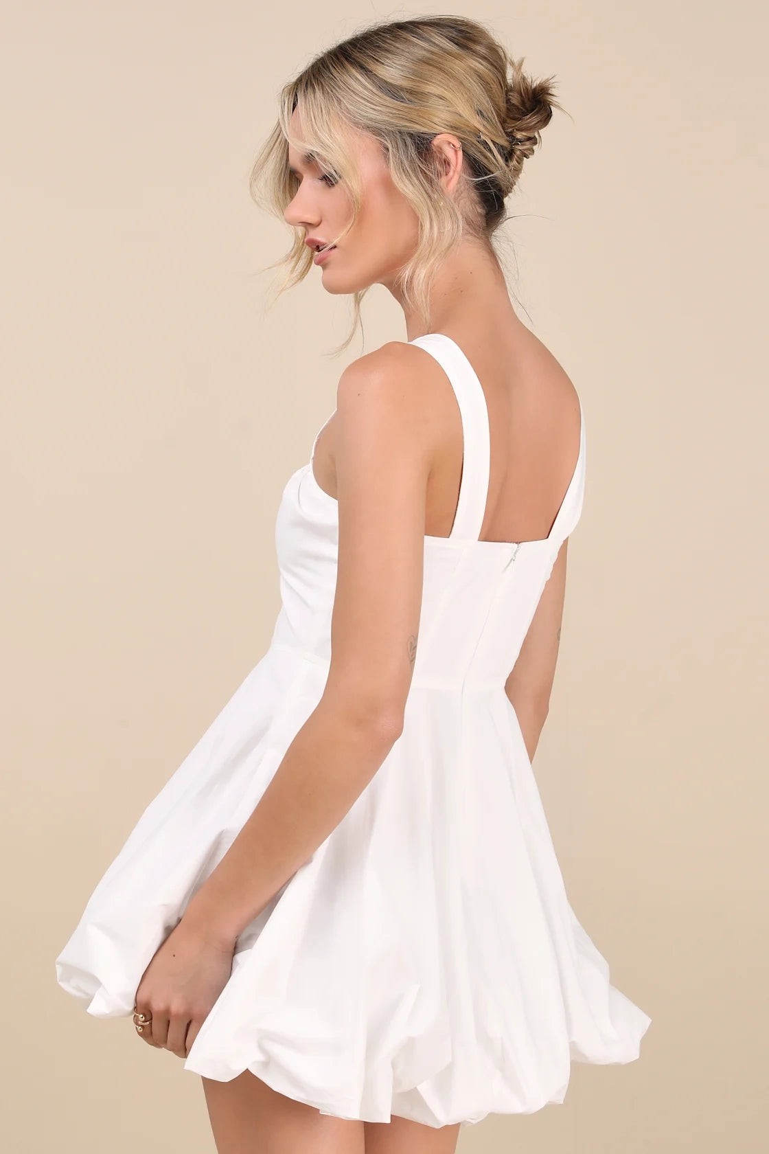 LANQI lightweight poplin woven square neckline sleeveless seam tight corset Homecoming Dresses